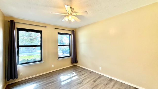 10813 Hagen Road NE, Albuquerque, NM 87111