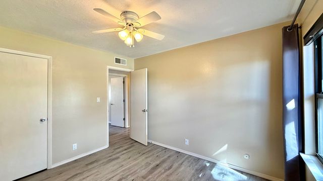 10813 Hagen Road NE, Albuquerque, NM 87111