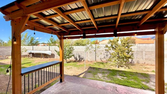 10813 Hagen Road NE, Albuquerque, NM 87111