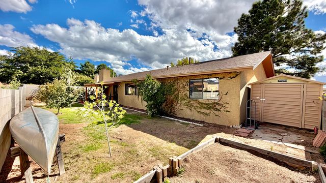 10813 Hagen Road NE, Albuquerque, NM 87111