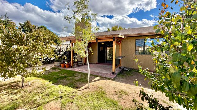 10813 Hagen Road NE, Albuquerque, NM 87111