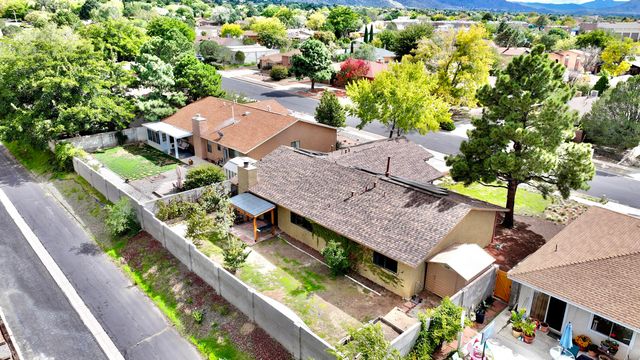 10813 Hagen Road NE, Albuquerque, NM 87111