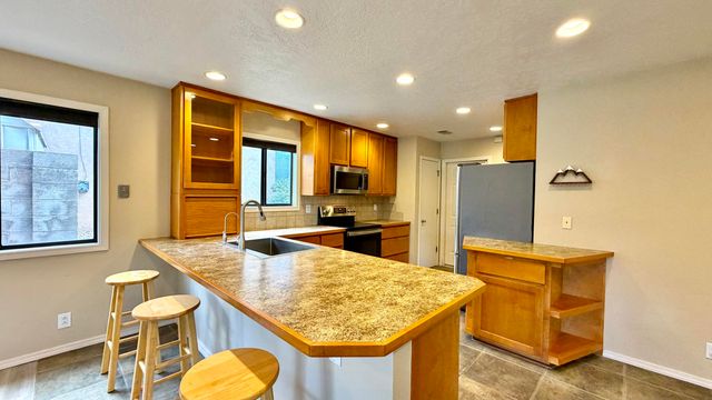 10813 Hagen Road NE, Albuquerque, NM 87111