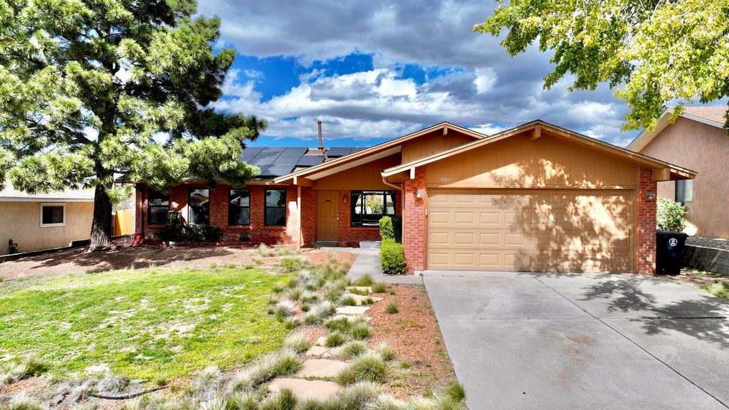 10813 Hagen Road NE, Albuquerque, NM 87111