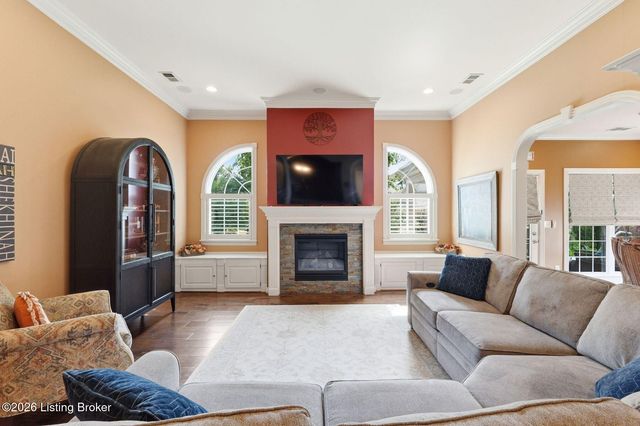 18620 Chadwick Glen Cir, Louisville, KY 40245