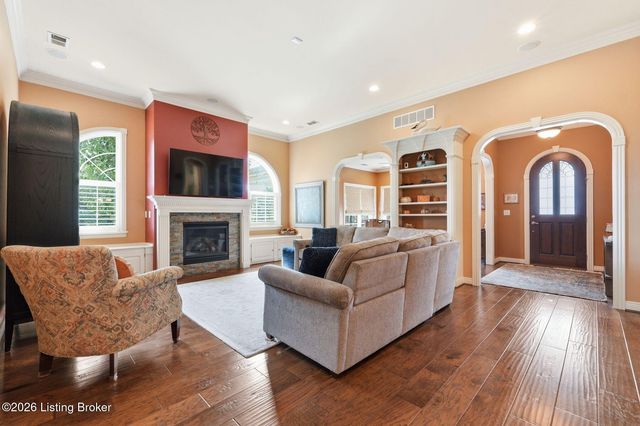18620 Chadwick Glen Cir, Louisville, KY 40245