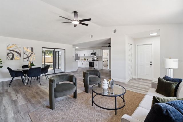 1374 PAKENHAM STREET NW, Palm Bay, FL 32907