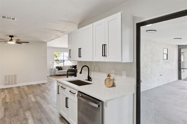 1374 PAKENHAM STREET NW, Palm Bay, FL 32907