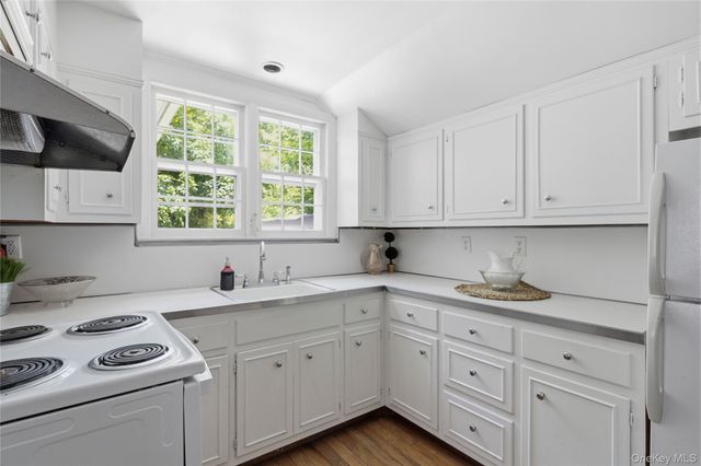 1680 N Sea Road, Southampton, NY 11968