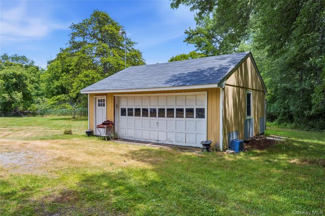 1680 N Sea Road, Southampton, NY 11968