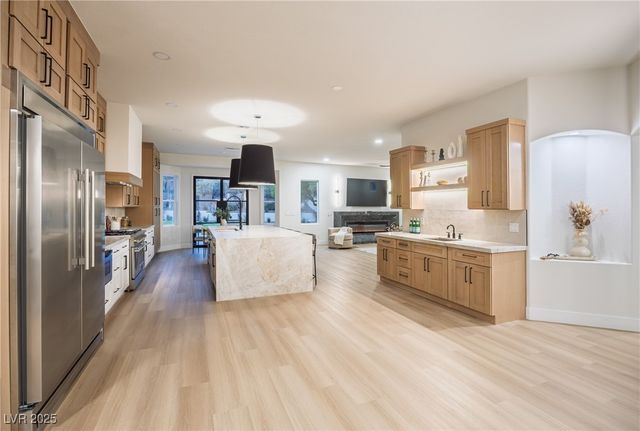 821 Star Pine Drive, Las Vegas, NV 89144