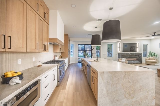 821 Star Pine Drive, Las Vegas, NV 89144