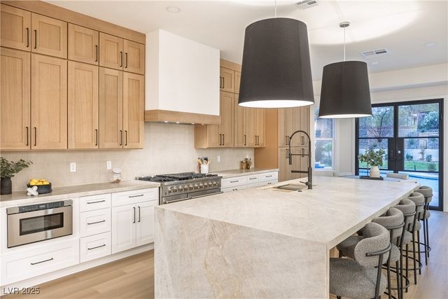 821 Star Pine Drive, Las Vegas, NV 89144