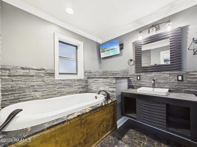 312 S Fieldspan, Scott, LA 70583