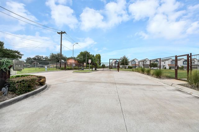 4423 Santorini Lane, Houston, TX 77045
