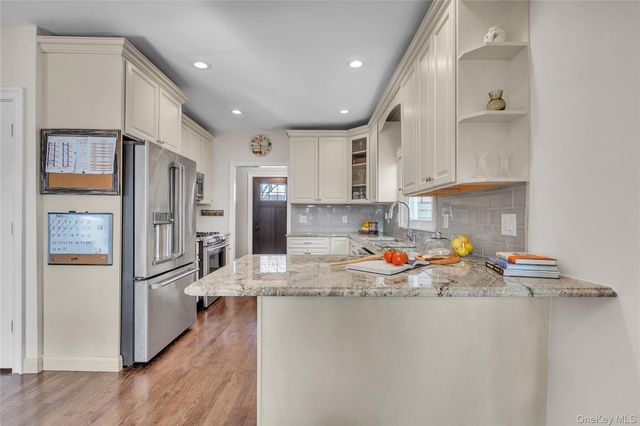 23 Alta Drive, Bronxville, NY 10708