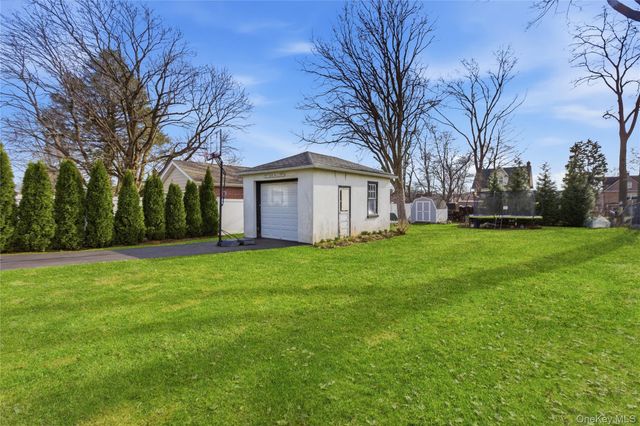 23 Alta Drive, Bronxville, NY 10708