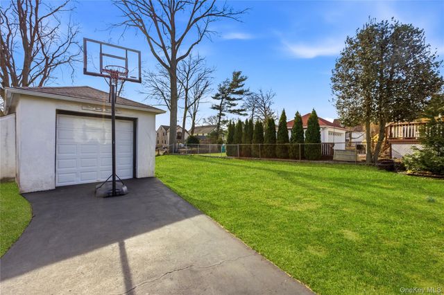 23 Alta Drive, Bronxville, NY 10708