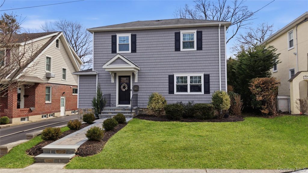 23 Alta Drive, Bronxville, NY 10708