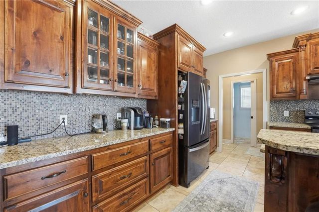 4701 Corinth Drive, St Joseph, MO 64506