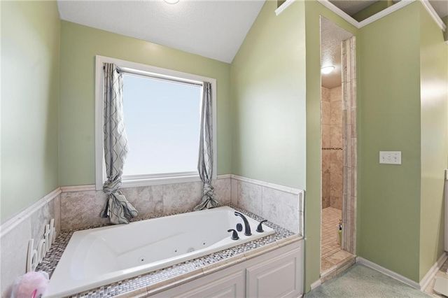 4701 Corinth Drive, St Joseph, MO 64506