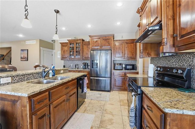 4701 Corinth Drive, St Joseph, MO 64506