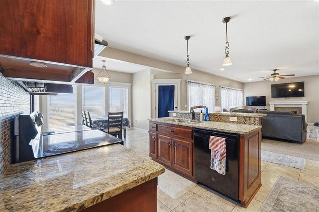 4701 Corinth Drive, St Joseph, MO 64506