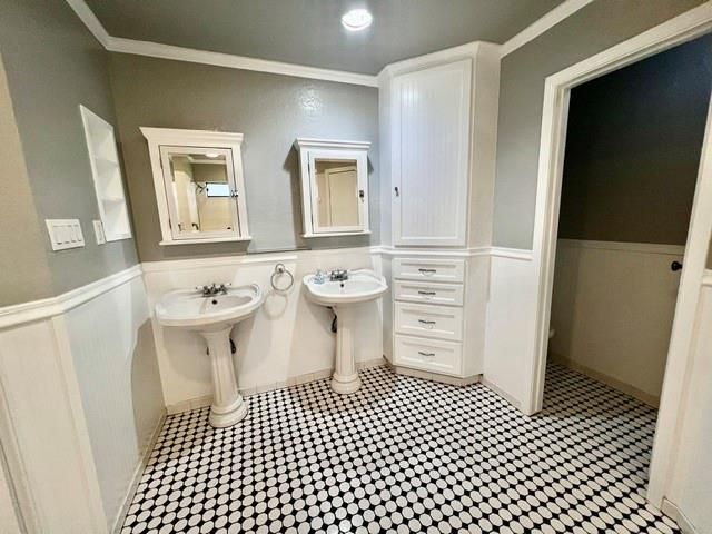 27 N Greenbud Court, The Woodlands, TX 77380