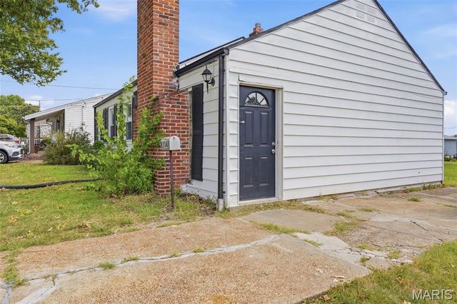 8114 Waddell Avenue, St Louis, MO 63125