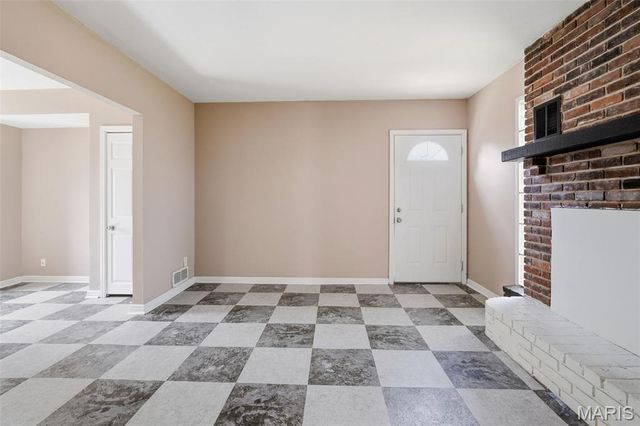 8114 Waddell Avenue, St Louis, MO 63125