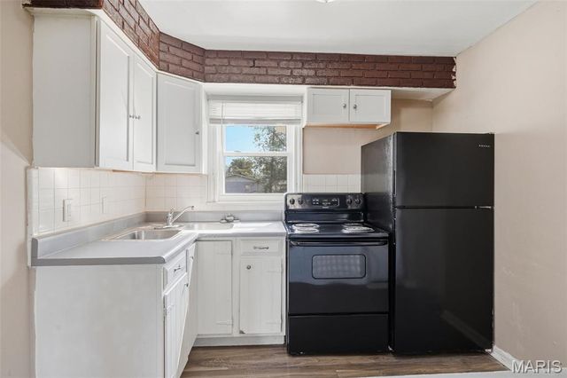8114 Waddell Avenue, St Louis, MO 63125