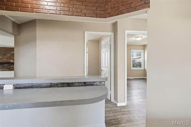 8114 Waddell Avenue, St Louis, MO 63125