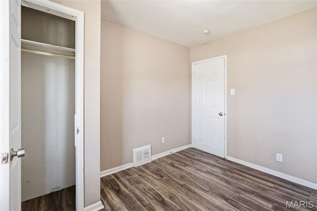 8114 Waddell Avenue, St Louis, MO 63125