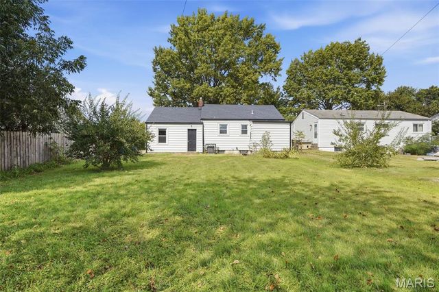 8114 Waddell Avenue, St Louis, MO 63125