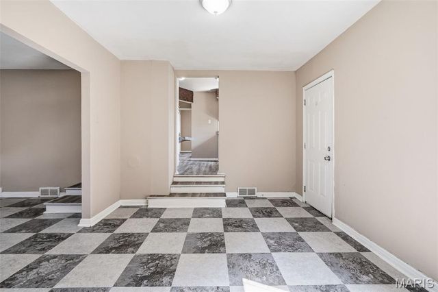 8114 Waddell Avenue, St Louis, MO 63125