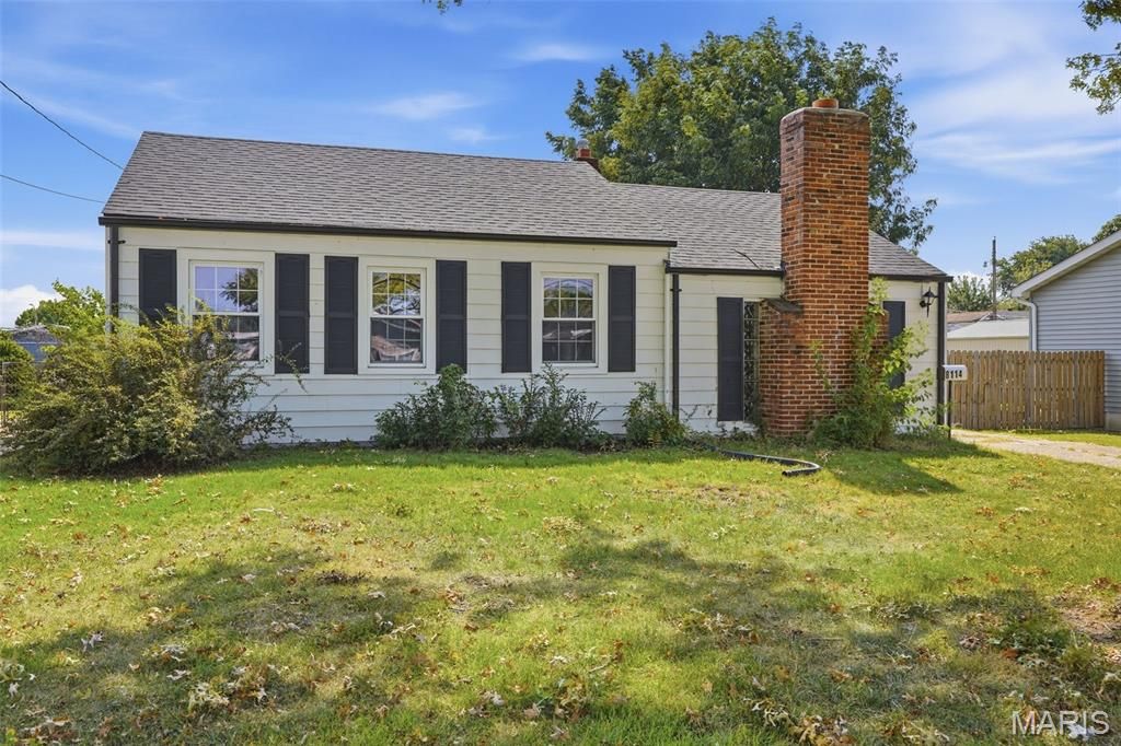 8114 Waddell Avenue, St Louis, MO 63125