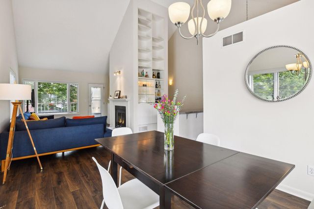 2824 Kenwood Isles Drive, Minneapolis, MN 55408