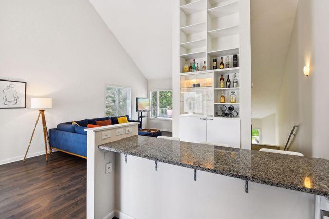 2824 Kenwood Isles Drive, Minneapolis, MN 55408