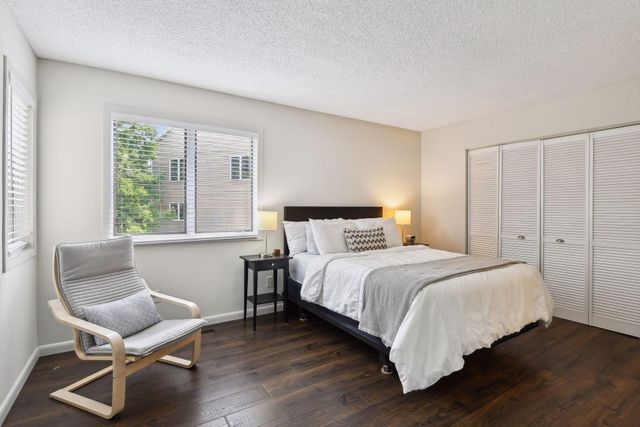 2824 Kenwood Isles Drive, Minneapolis, MN 55408