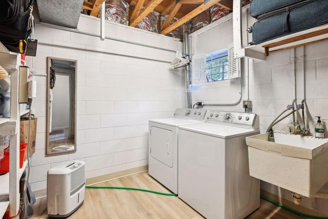 2824 Kenwood Isles Drive, Minneapolis, MN 55408