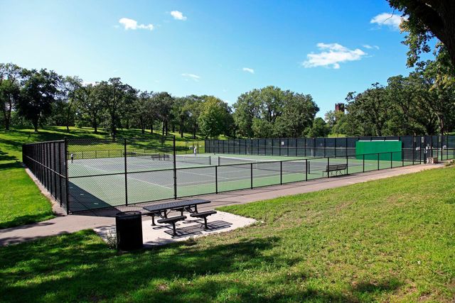 2824 Kenwood Isles Drive, Minneapolis, MN 55408