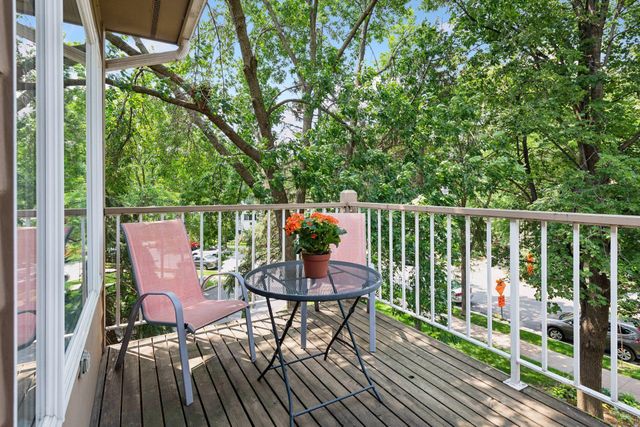 2824 Kenwood Isles Drive, Minneapolis, MN 55408