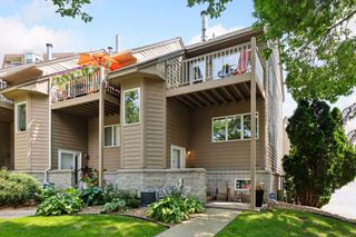 2824 Kenwood Isles Drive, Minneapolis, MN 55408