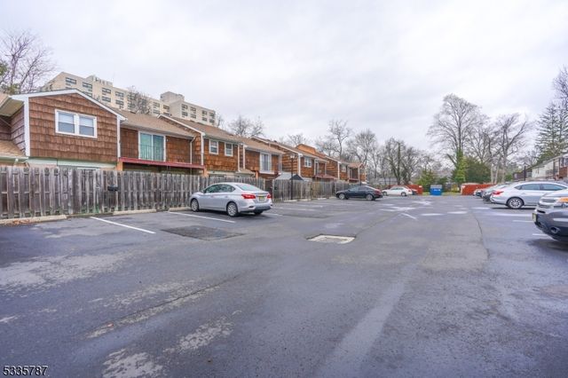 614 W 8th St 10, Plainfield City, NJ 07060