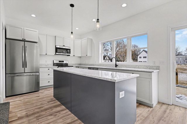 102 N Mill Street, Dowagiac, MI 49047