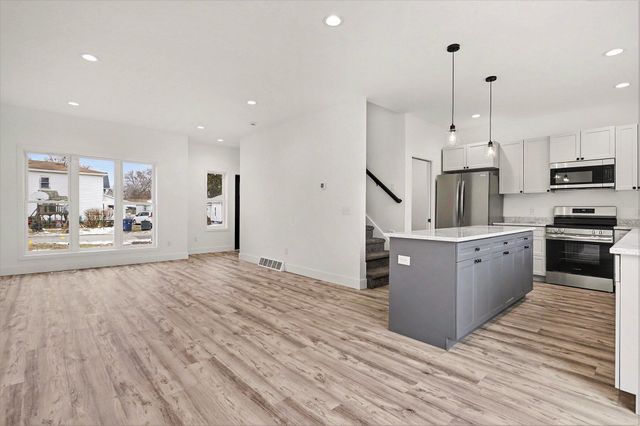 102 N Mill Street, Dowagiac, MI 49047