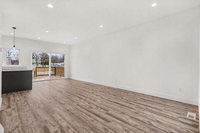 102 N Mill Street, Dowagiac, MI 49047