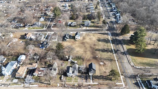 102 N Mill Street, Dowagiac, MI 49047