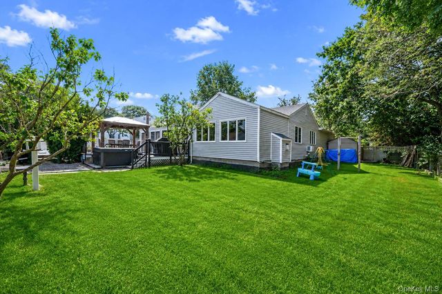 23 Cottage Drive, Farmingville, NY 11738
