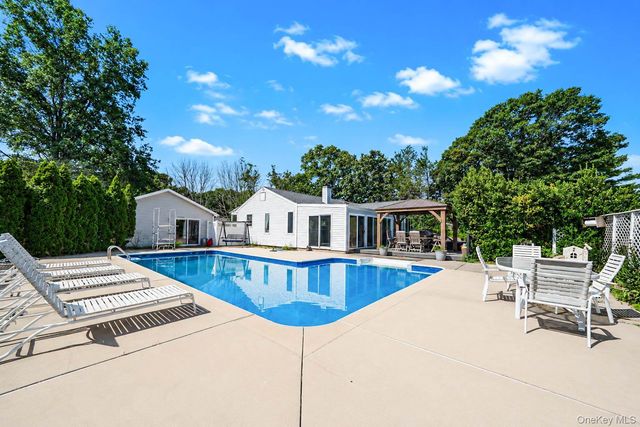 23 Cottage Drive, Farmingville, NY 11738